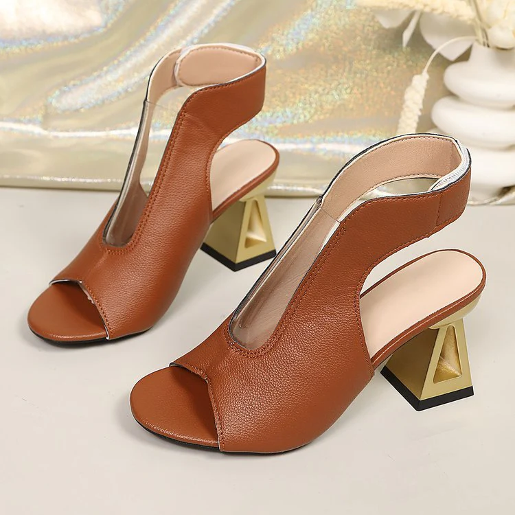 Damen Absatzsandalen mit geflochtenem Obermaterial und einzigartigem Blockabsatz R&B - Image 13