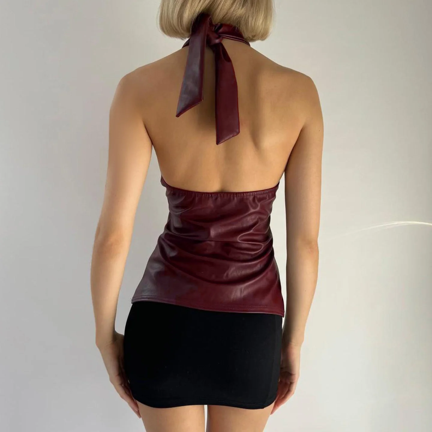 Damen asymmetrisches Kunstleder Oberteil mit schillerndem Nackenring R&B - Image 3