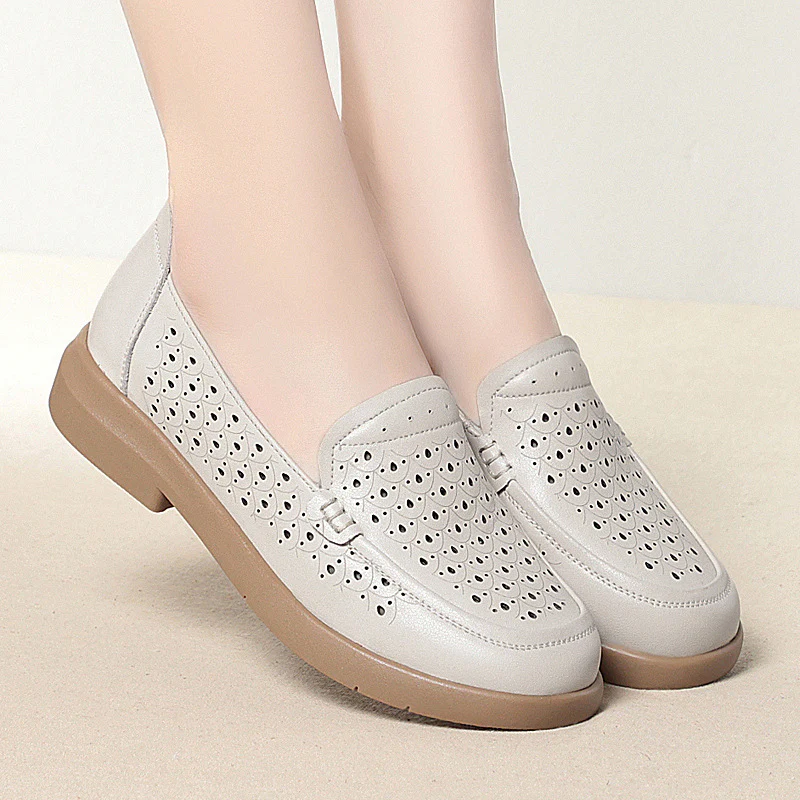 Damen atmungsaktive Mokassins mit eleganten Perforationen R&B
