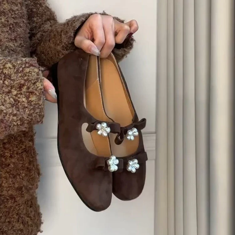 Damen Ballerina-Schuhe mit dekorativem Blumenakzent und flexiblem Riemchen R&B - Image 4
