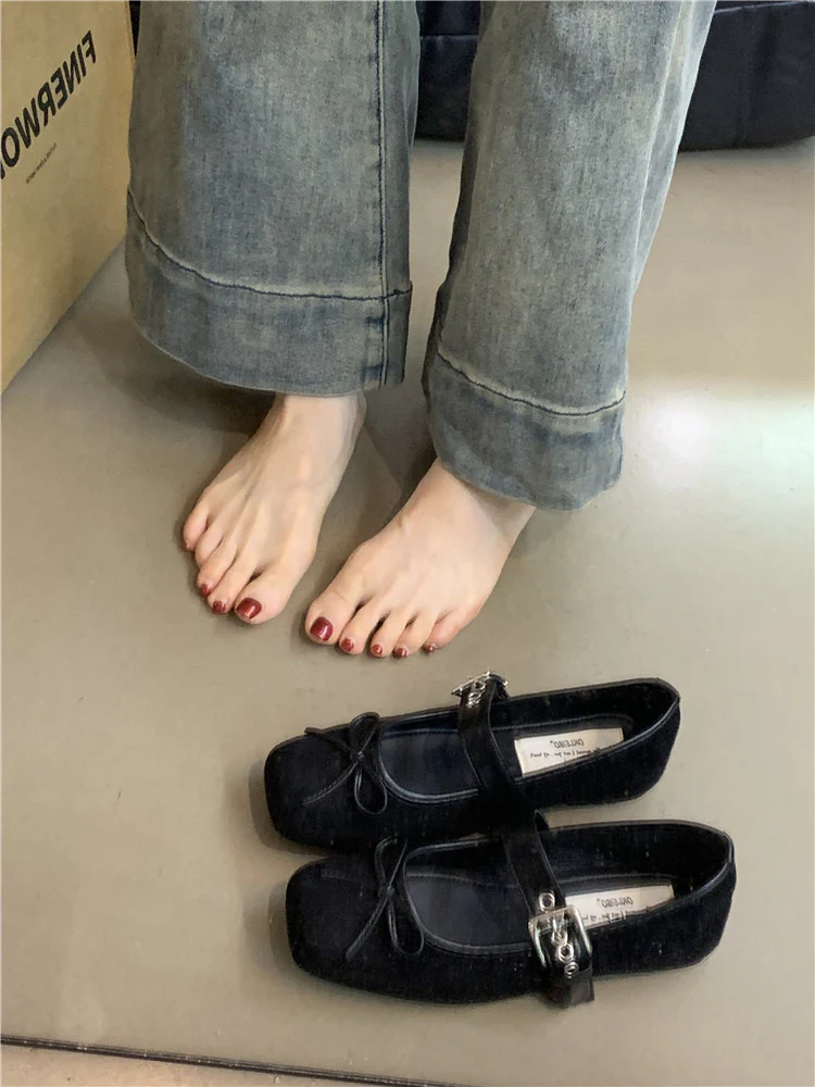 Damen Ballerinas aus weichem Wildleder mit verstellbarem Riemen und dekorativer Schleife R&B - Image 9