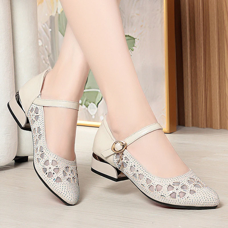 Damen Ballerinas mit filigranem Blumenmuster und verstellbarem Riemen R&B - Image 2