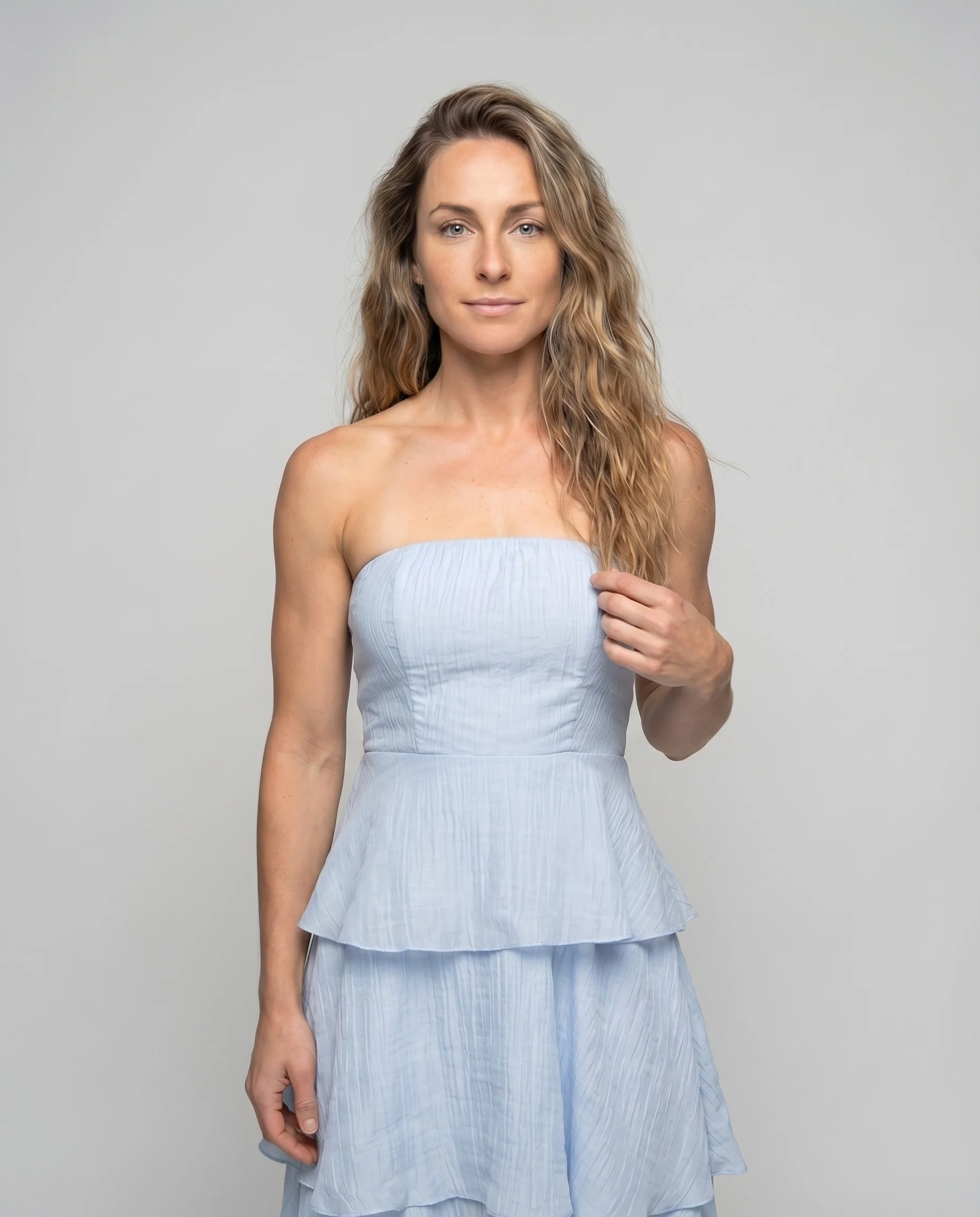 Damen Bandeau Maxikleid mit voluminösen Rüschendetails - Image 2