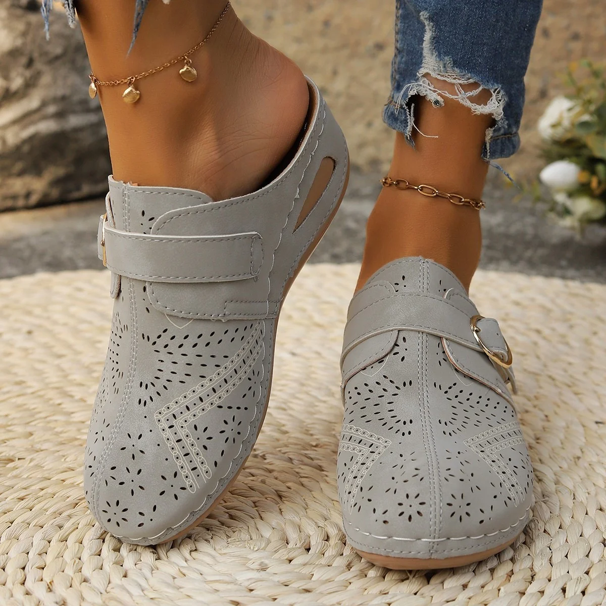Damen Bequeme Clogs mit perforiertem Leder R&B - Image 2