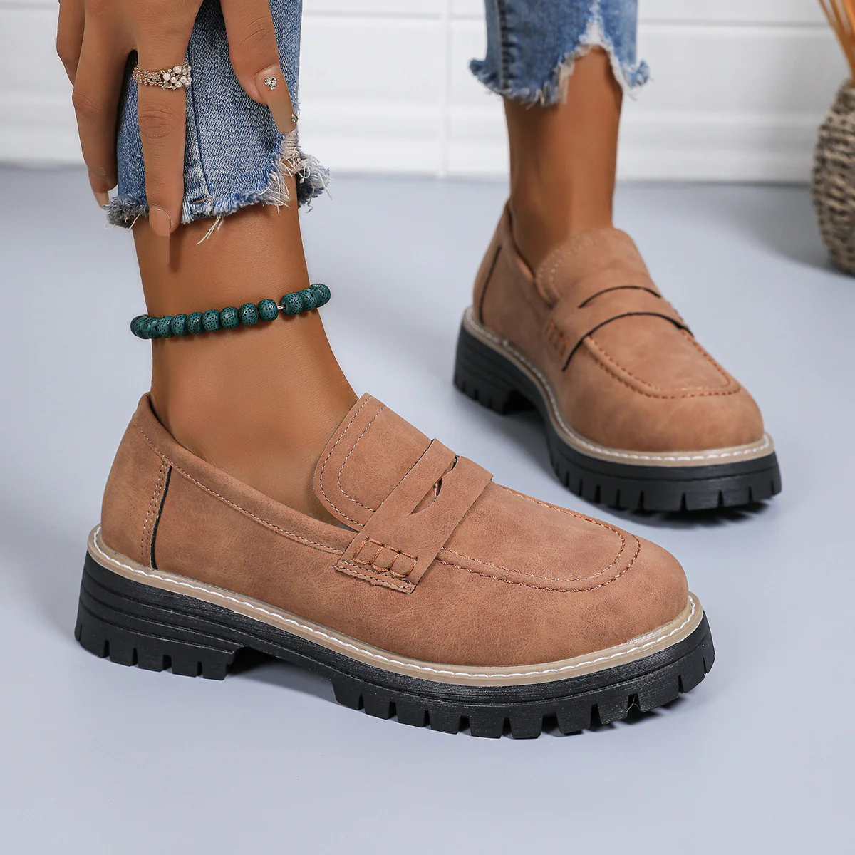 Damen Bequeme Mokassins mit robusten Profilsohlen und modischer Applikation R&B - Image 8