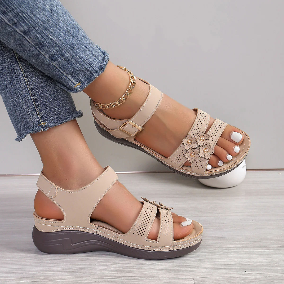 Damen Bequeme Sandalen mit floralem Design und gepolsterter Sohle R&B - Image 3