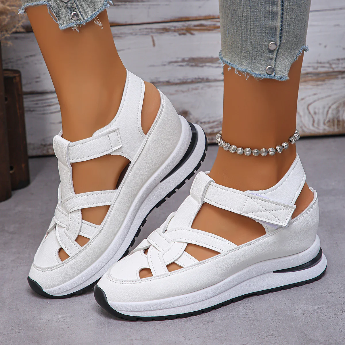 Damen bequeme Sandalen mit modischen Riemen und ergonomischer Sohle R&B - Image 2