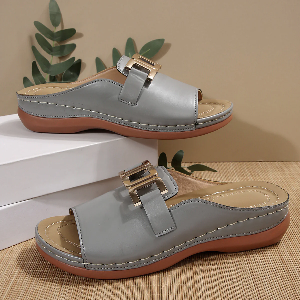 Damen Bequeme Schlupfsandalen mit modischem Schnallen-Detail R&B - Image 9