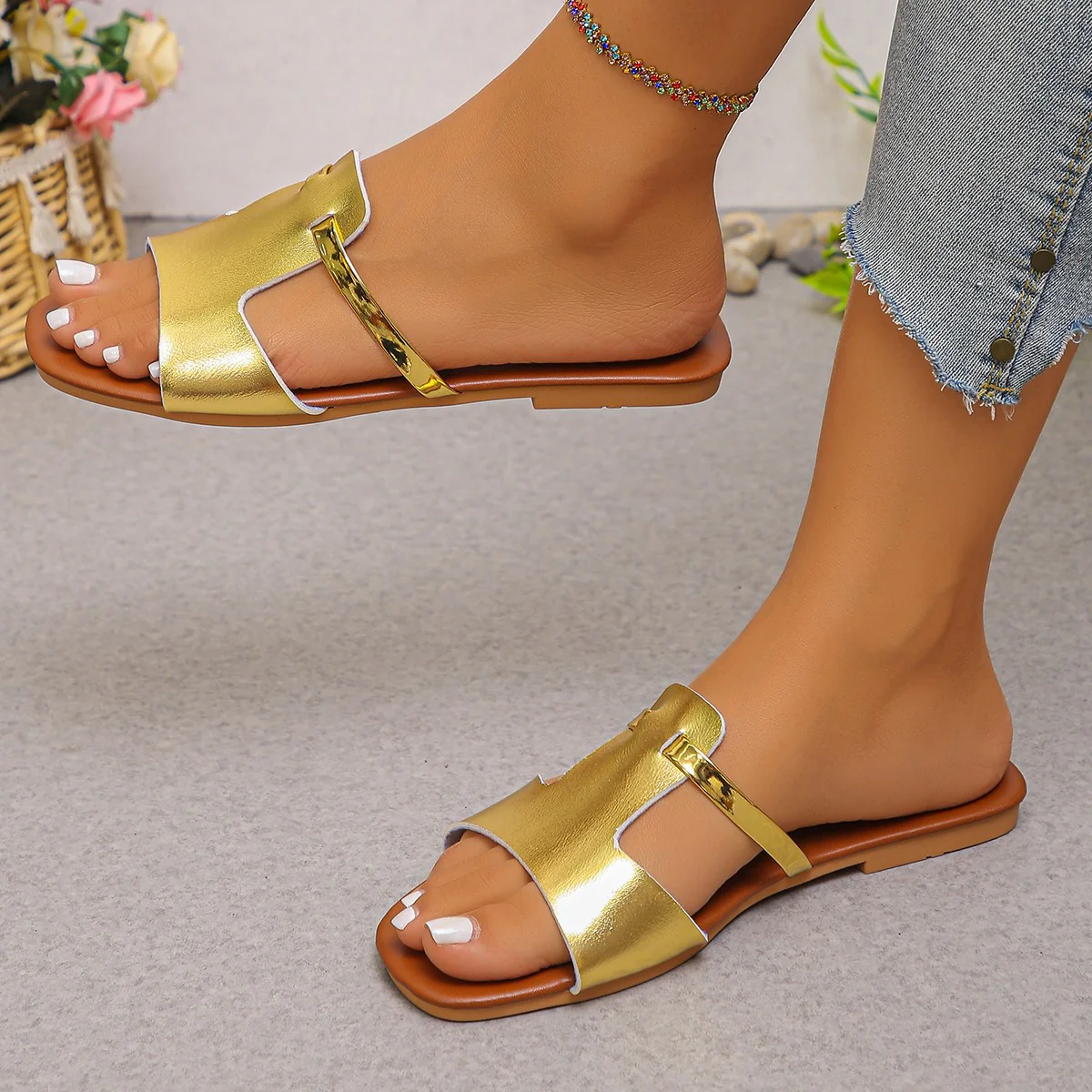 Damen Bequeme und elegante Badesandalen mit goldenen Akzenten R&B - Image 8