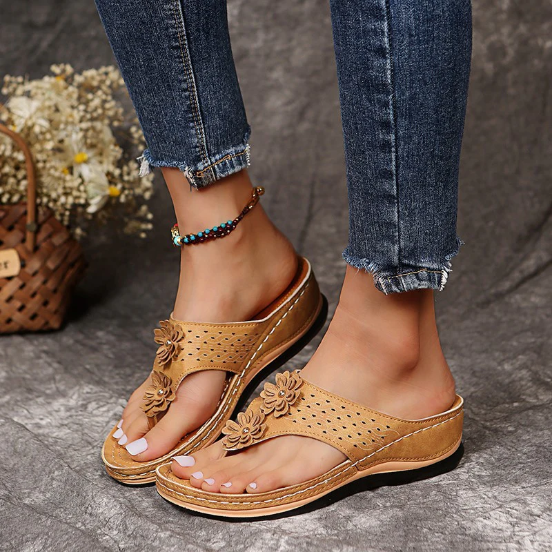 Damen Bequeme Zehensandalen mit dekorativen Blumenapplikationen R&B - Image 6