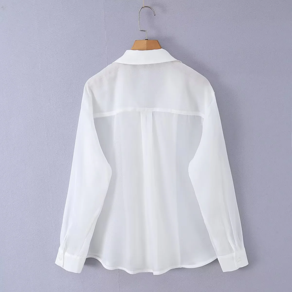 Damenbluse aus luftiger Mikrofaser mit elegantem Kragen und knöpfbarem Verschluss R&B - Image 2