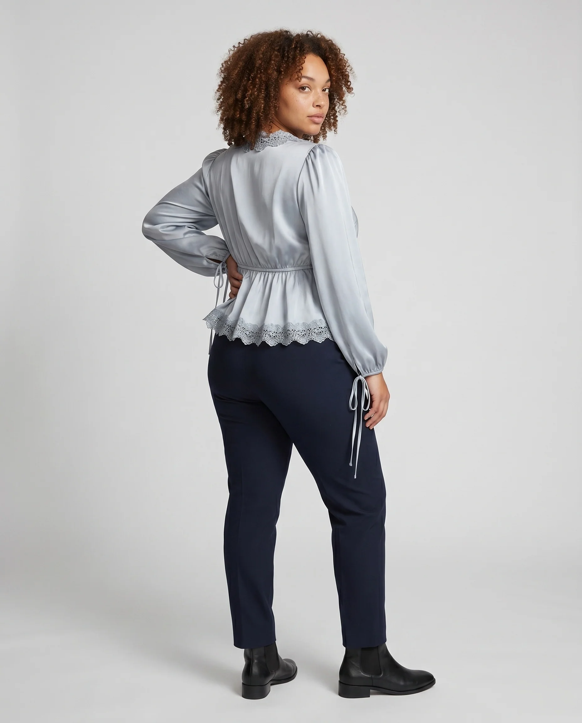 Damen Bluse mit Rüschen und Spitzenapplikationen R&B - Image 4