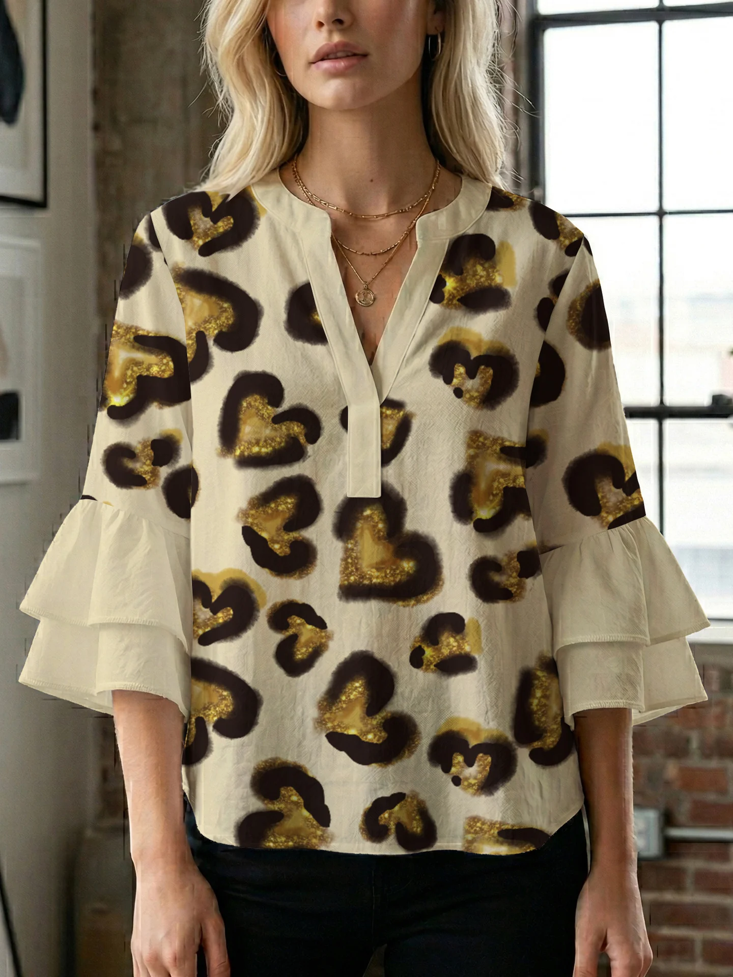 Damen Bluse mit voluminösen Rüschenärmeln und modernem Motiv R&B - Image 21