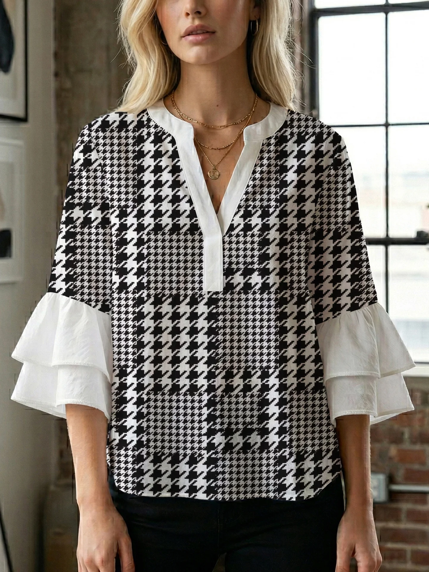 Damen Bluse mit voluminösen Rüschenärmeln und modernem Motiv R&B - Image 23