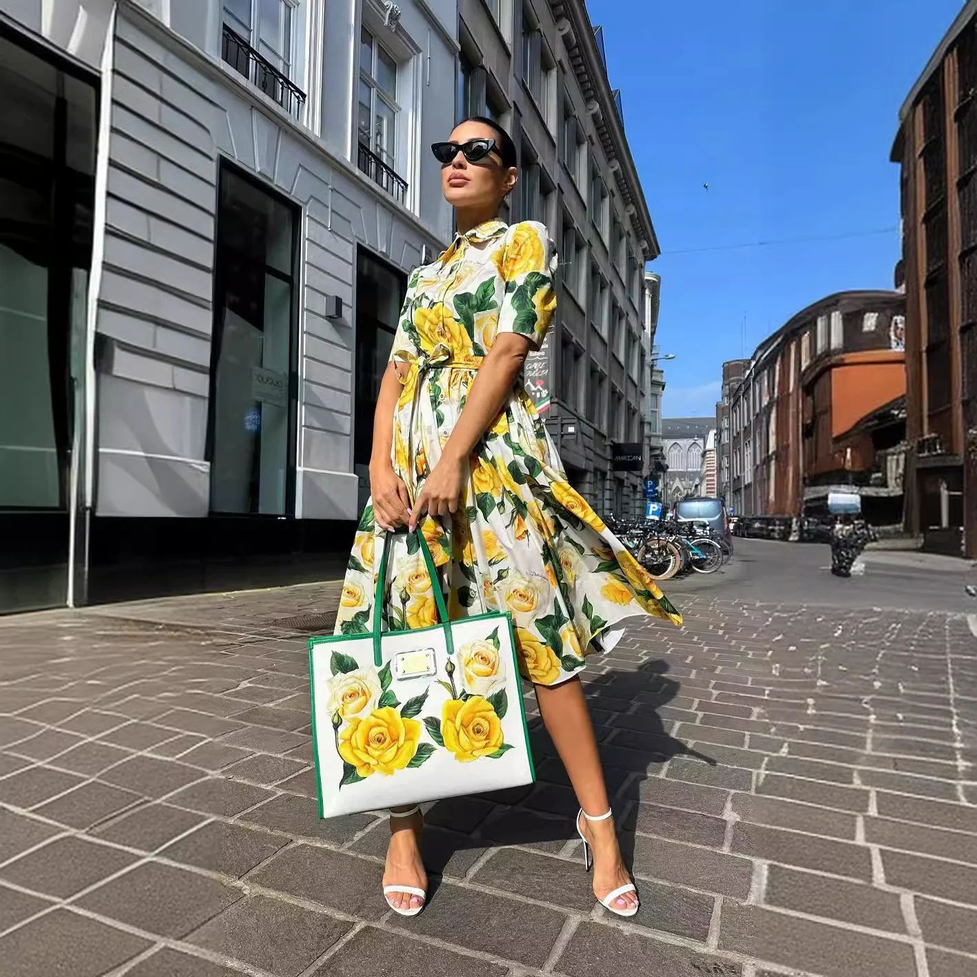Damen Blütenprint Kleid mit tailliertem Schnitt und schwingendem Rock R&B - Image 2