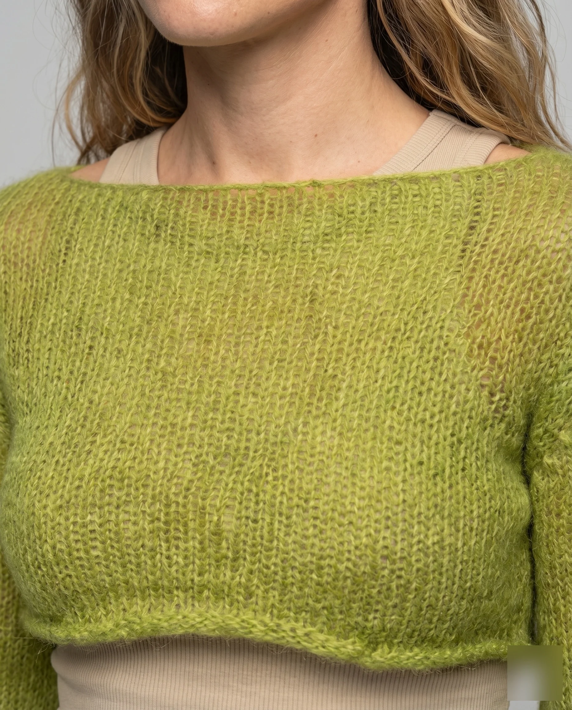 Damen Crop-Top mit rüschenförmigem Design und Bindegürtel - Image 3
