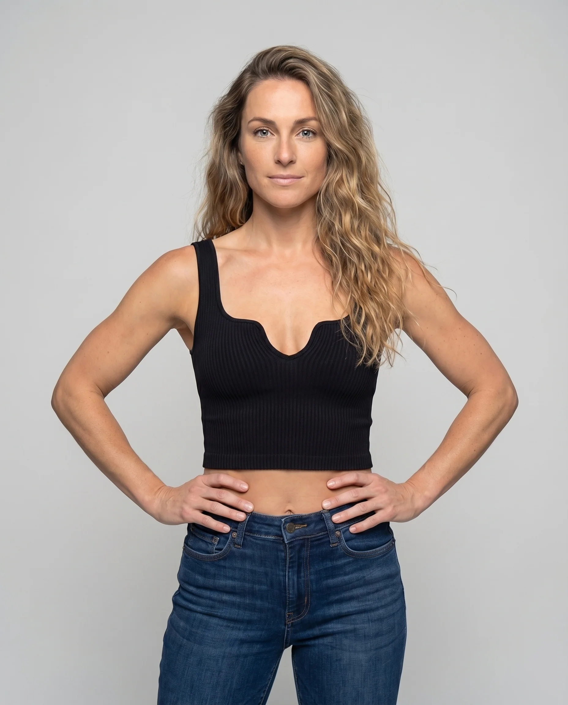 Damen Crop-Top mit Wellen-Ausschnitt und Rippstruktur - Image 2