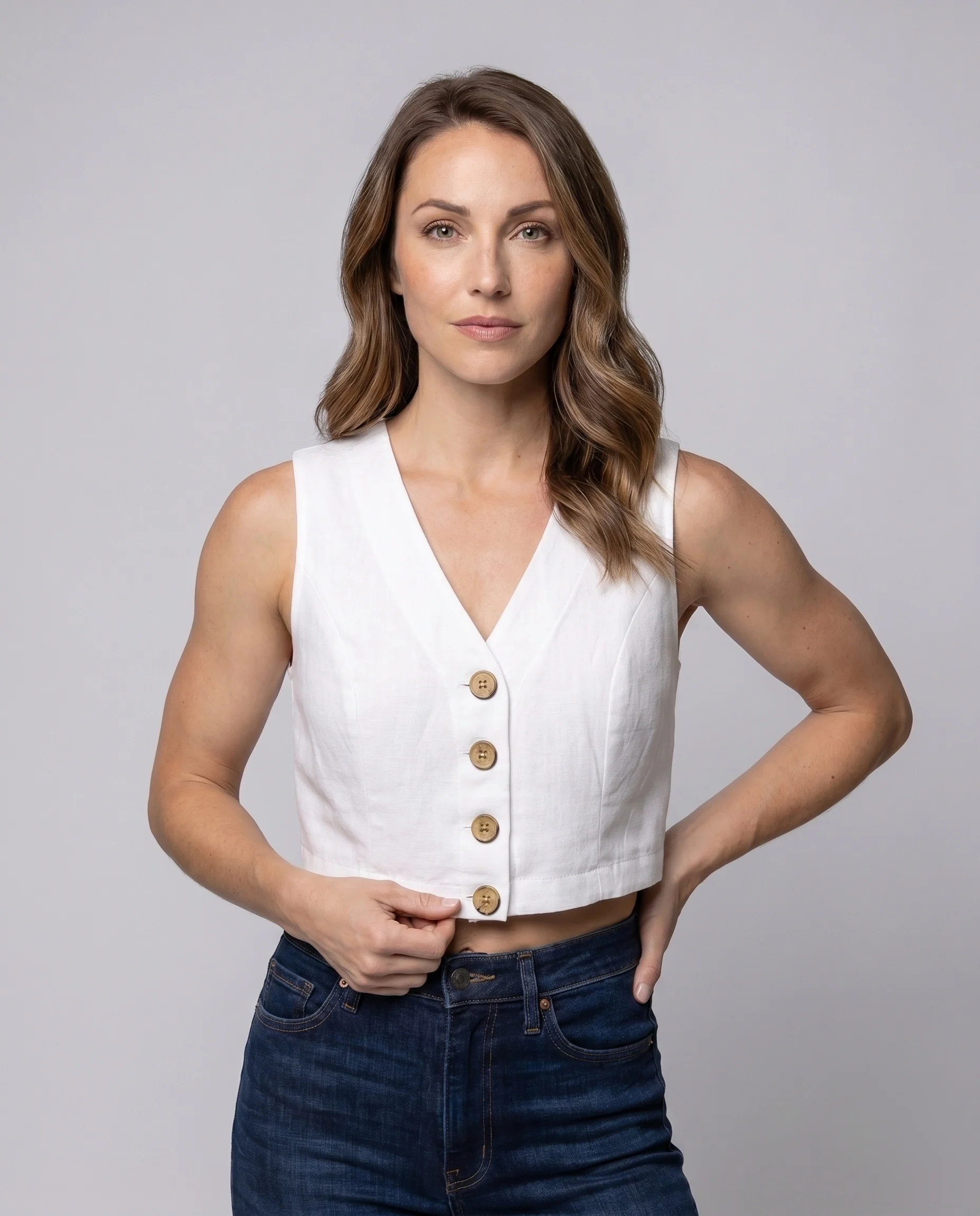 Damen Cropped Leinen-Oberteil mit V-Ausschnitt und Knopfdetail - Image 2