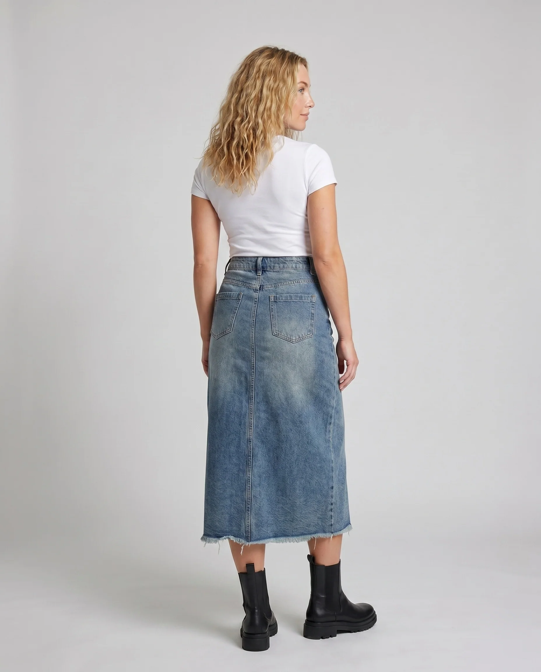 Damen Denim-Maxirock mit ausgefranstem Saum und seitlichen Taschen - Image 4