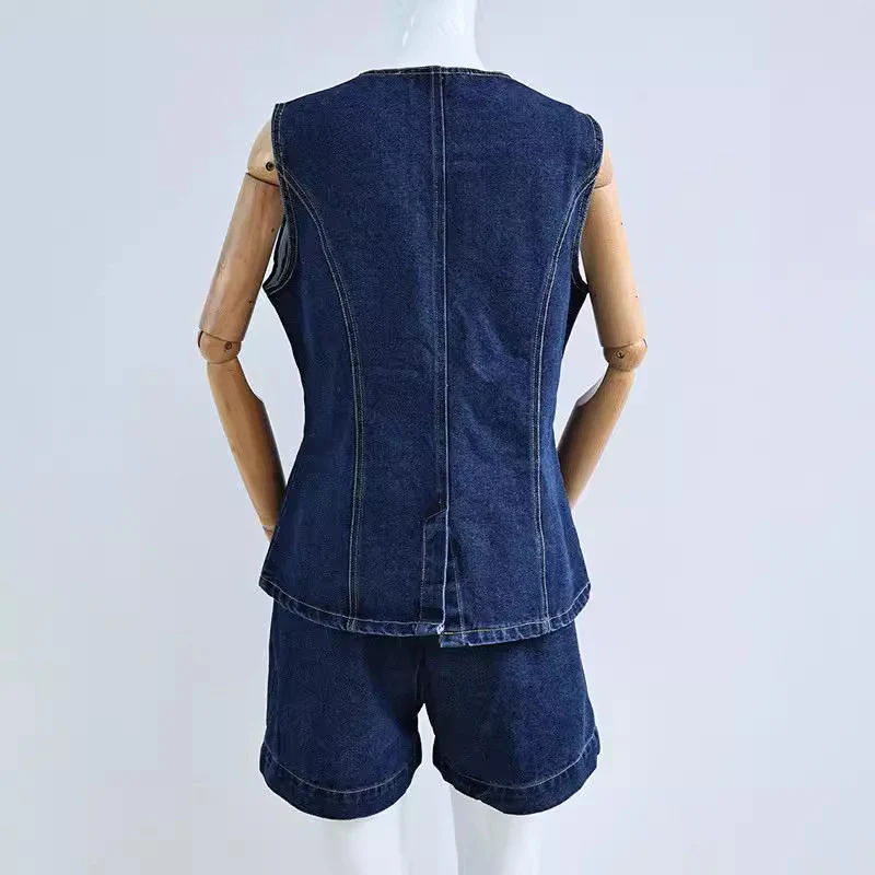 Damen Denim Overall mit schickem Schnitt und Knopfdetails R&B - Image 4