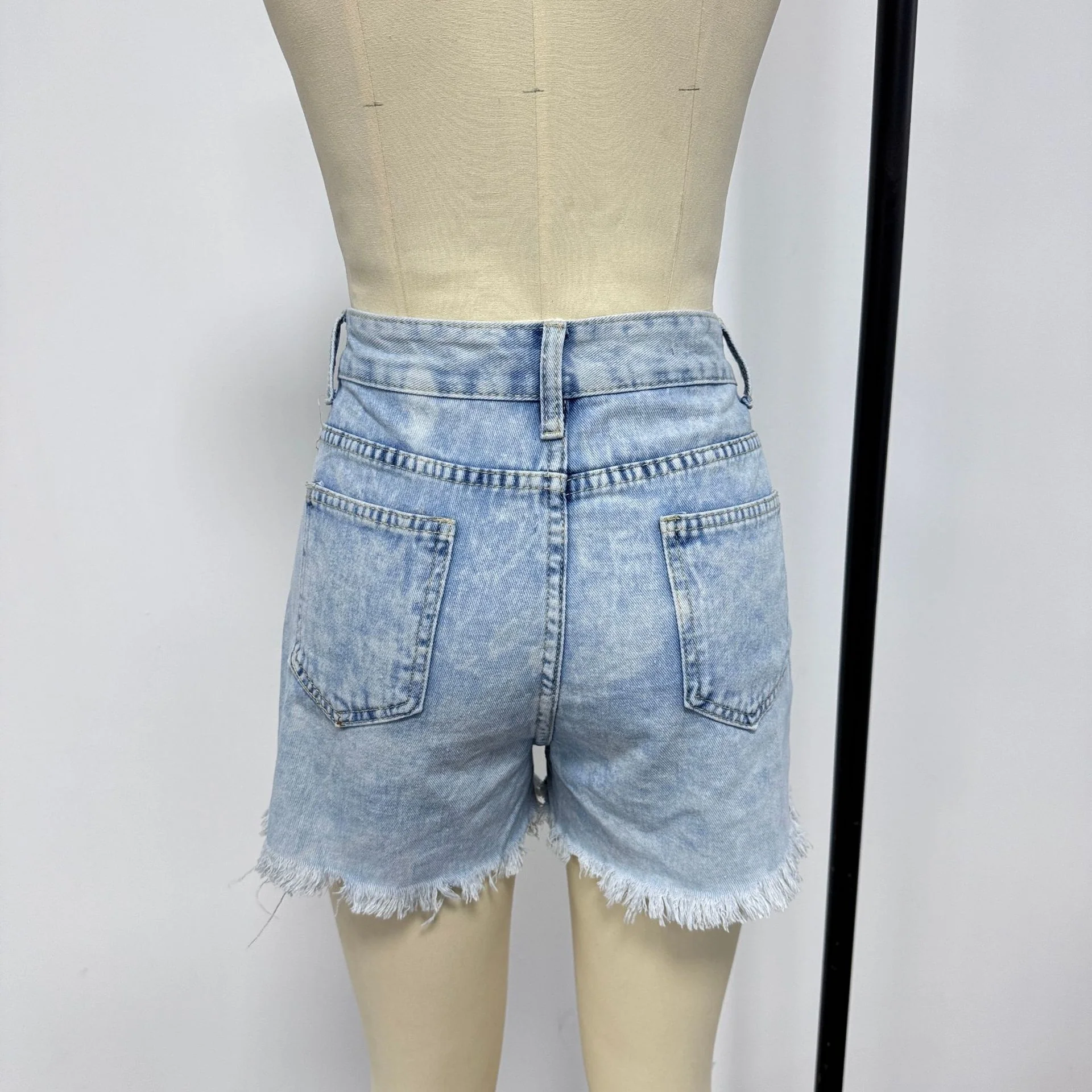 Damen Destroyed Denim-Shorts im lässigen Stil R&B - Image 4