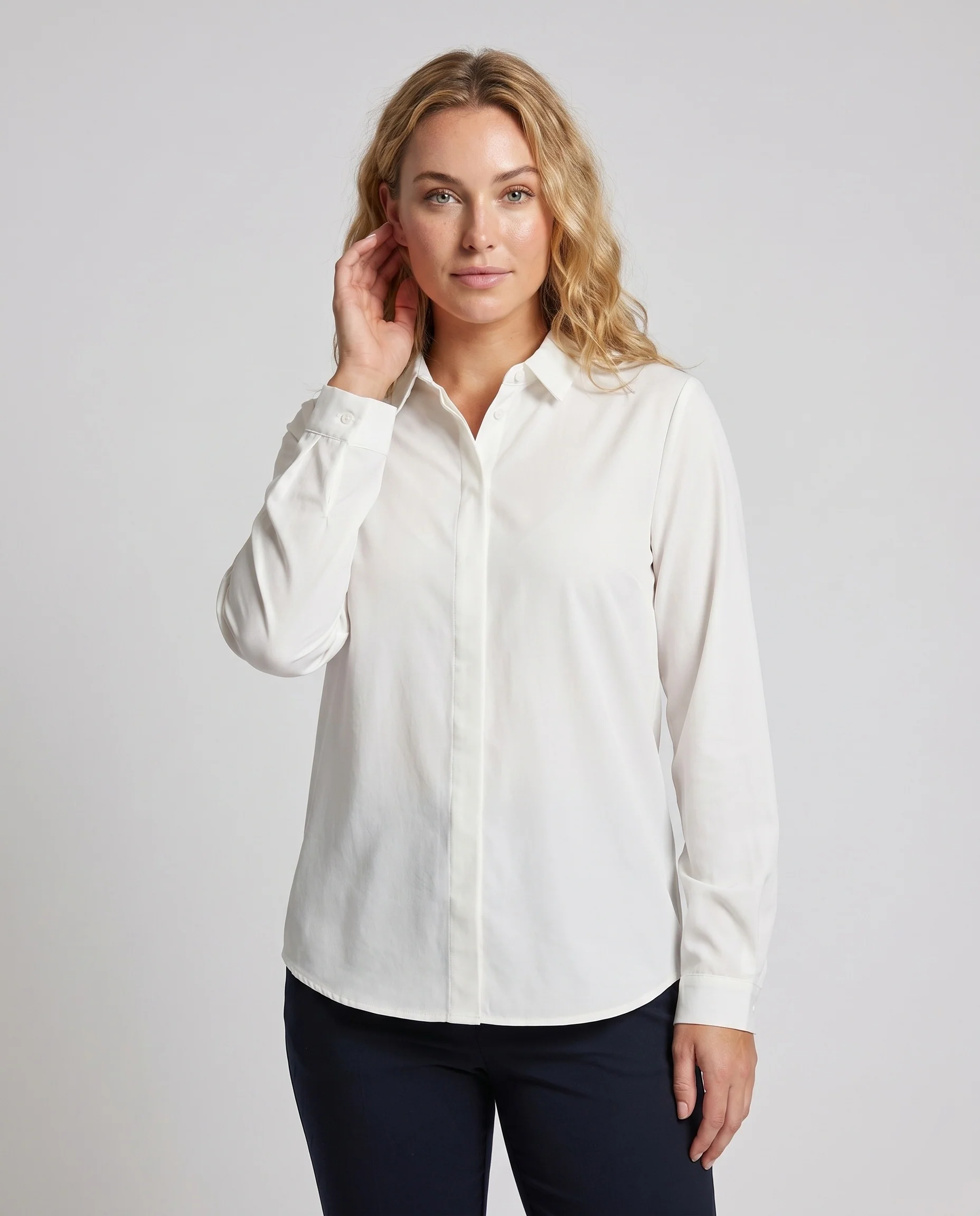 Damen Elegante Bluse mit dezenten Puffärmeln und klassischem Kragen - Image 2