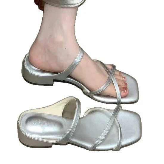 Damen elegante Flachsandalen mit geschmackvollem Kreuzriemen und bequemer Sohle R&B - Image 5