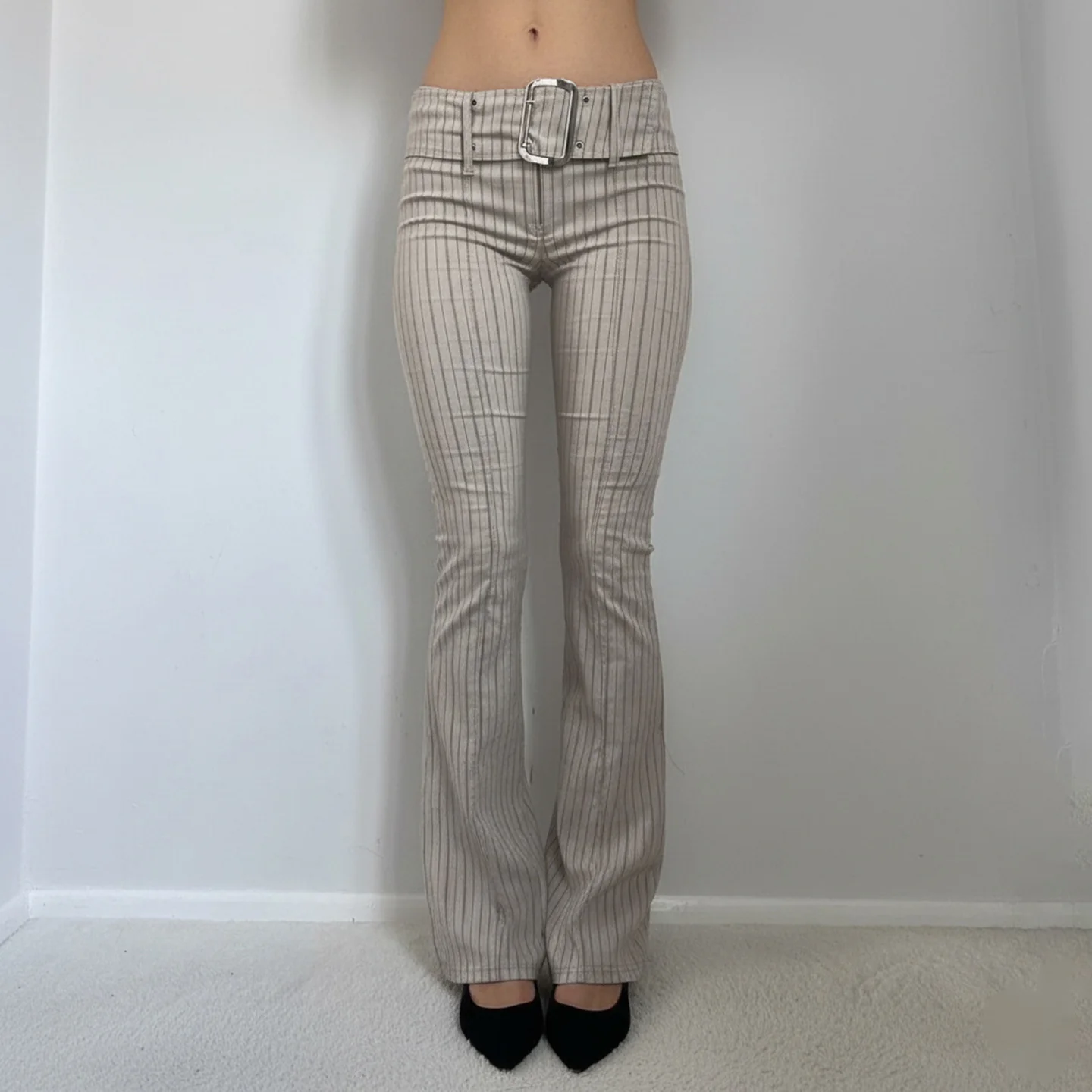 Damen elegante Flared-Hose mit tailliertem Gürtel und Streifenmuster R&B