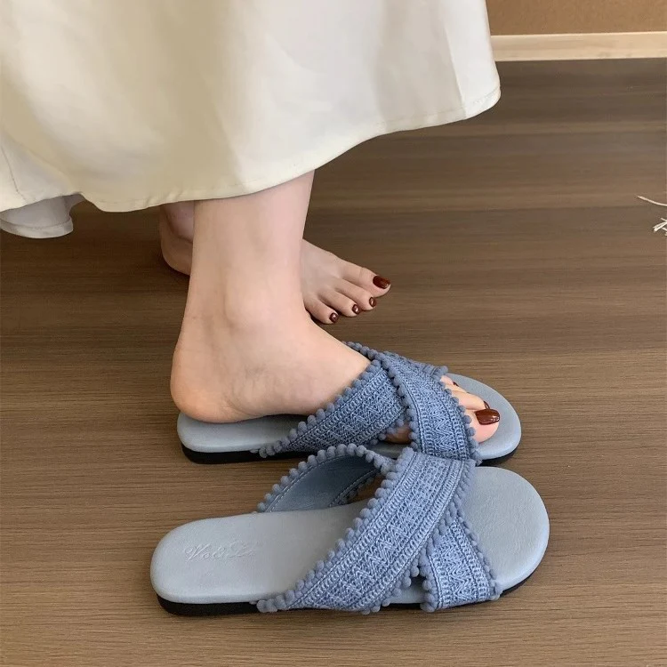 Damen elegante Hausschläppchen mit dekorativen Riemen und komfortablem Fußbett R&B - Image 3