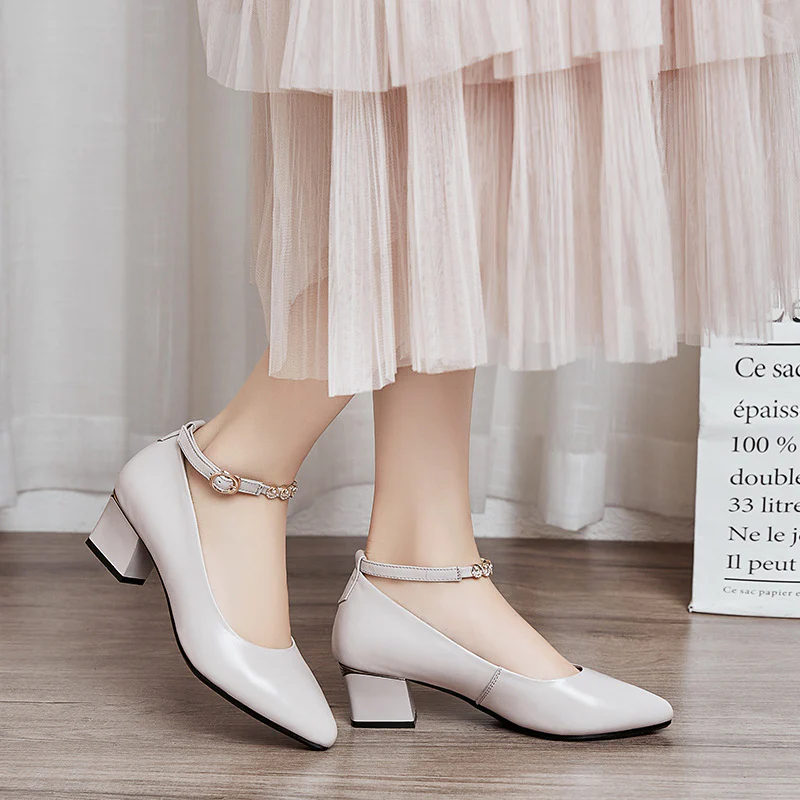Damen Elegante Pumps mit verstellbarem Riemchen und luxuriösem Schmuckdetail R&B - Image 2