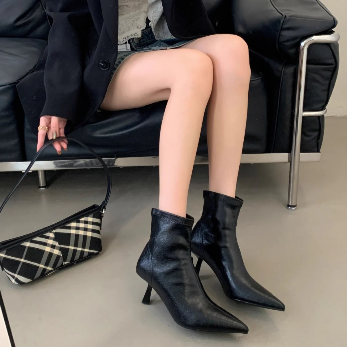 Damen Elegante Stiefeletten mit spitzem Absatz und luxuriösem Leder R&B - Image 3