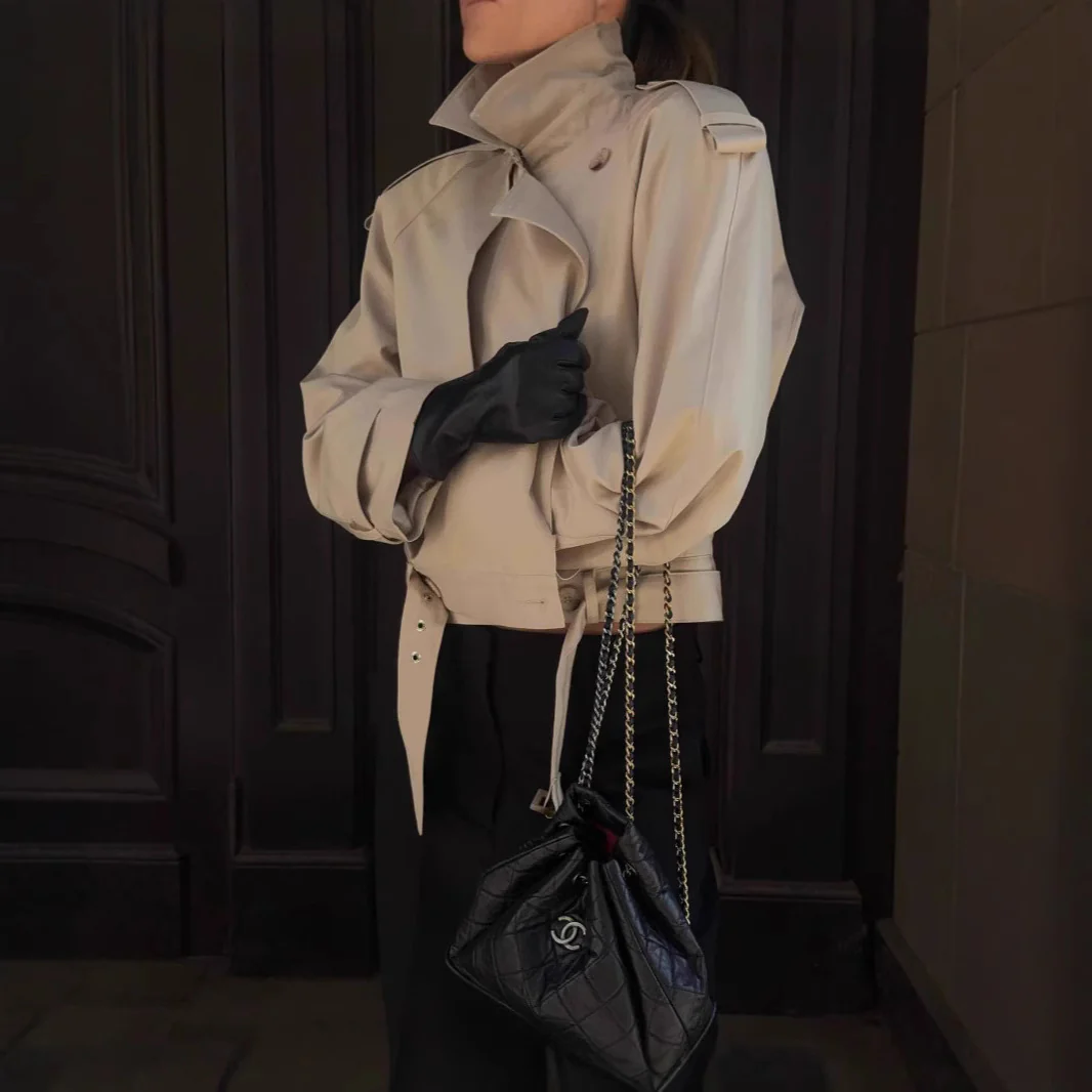 Damen elegante Trenchjacke mit innovativem Schnitt und praktischen Details R&B - Image 4