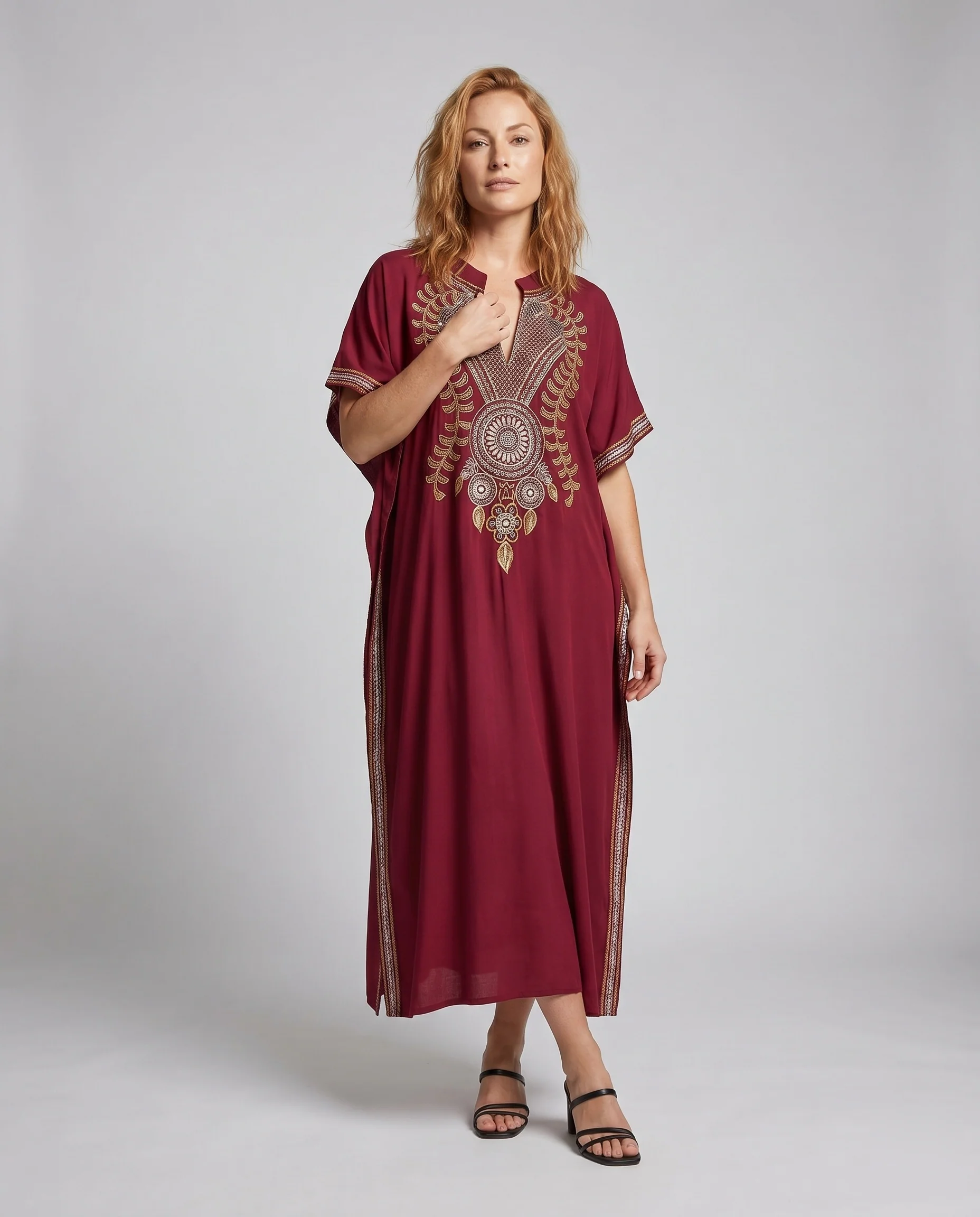 Damen eleganter Kaftan mit kunstvollen Verzierungen R&B
