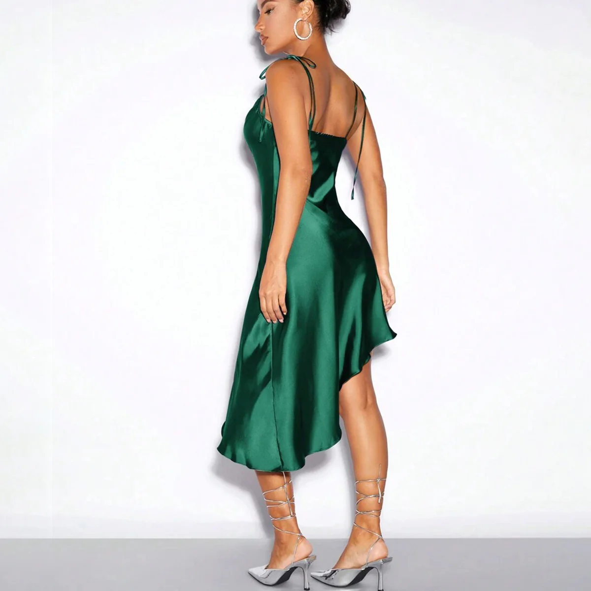 Damen Elegantes asymmetrisches Satin-Kleid mit schmalen Trägern R&B - Image 3