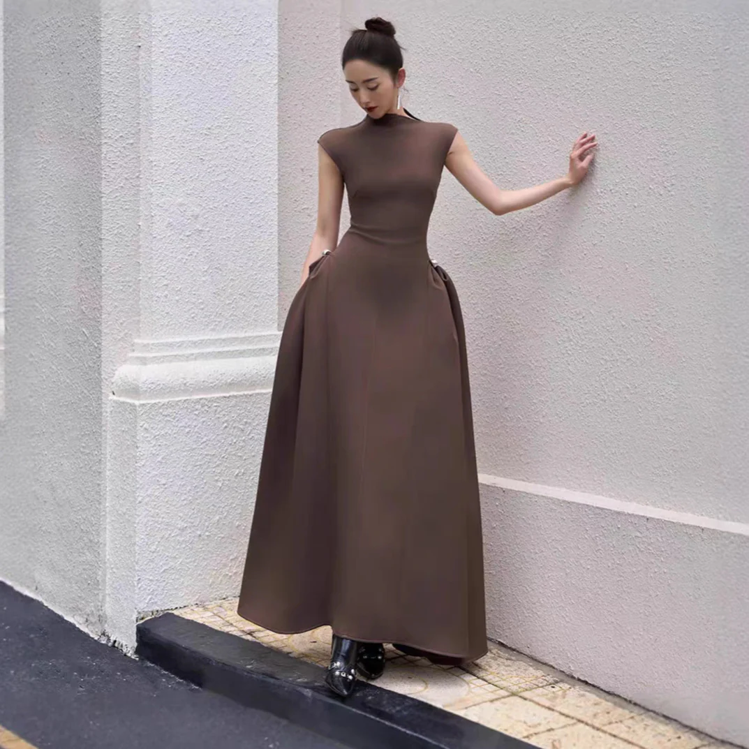 Damen elegantes bodenlanges Kleid mit außergewöhnlichem Kragen und innovativer Silhouette Heidi-Mode - Image 3