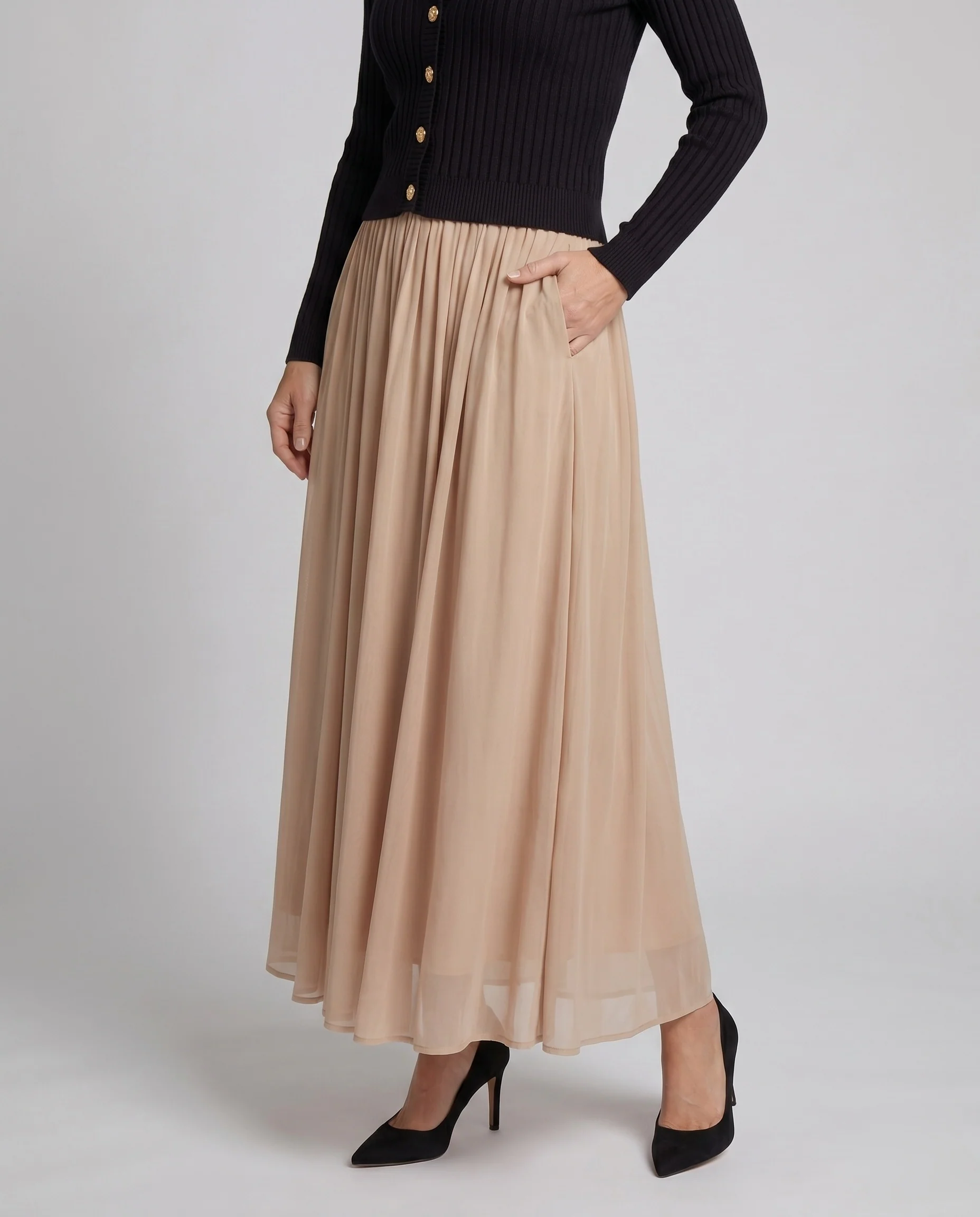 Damen Elegantes, fließendes Maxikleid mit hochgeschlossenem Oberteil und dekorativen Knopfdetails R&B - Image 2