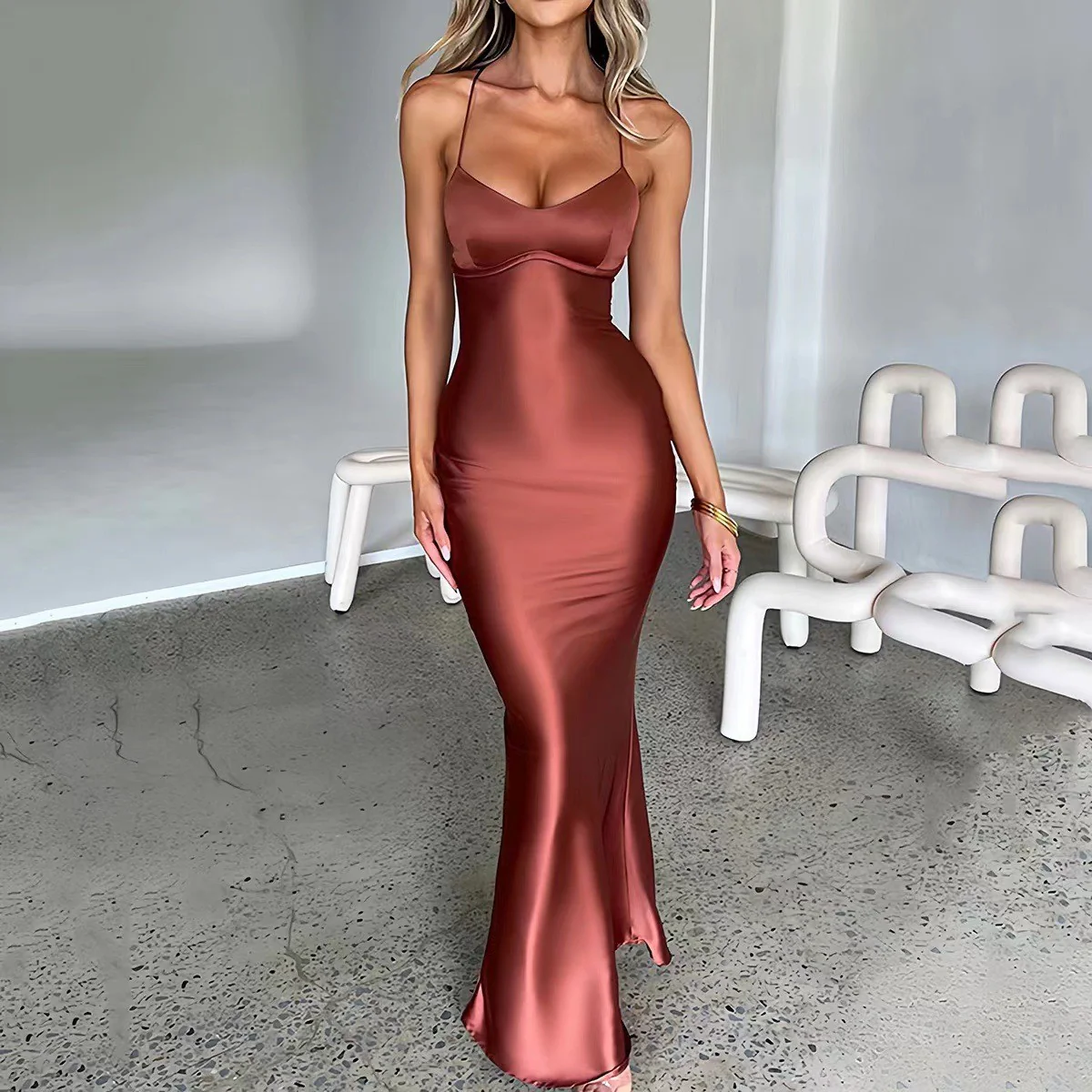 Damen elegantes Kleid mit schmalem Schnitt und trägerloser Silhouette R&B - Image 3