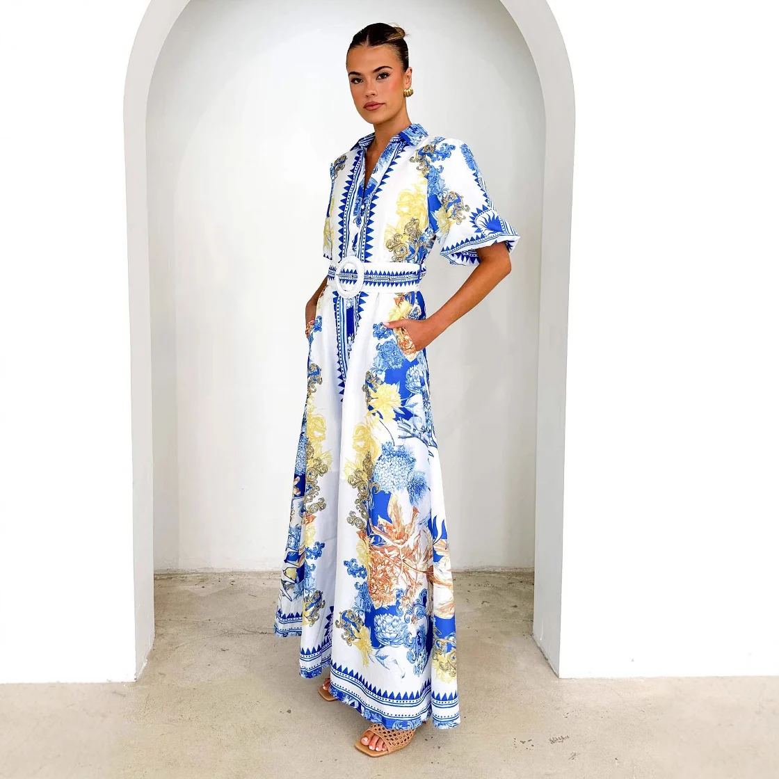Damen Elegantes Maxikleid mit floralem Design und geschlitztem Saum R&B - Image 2