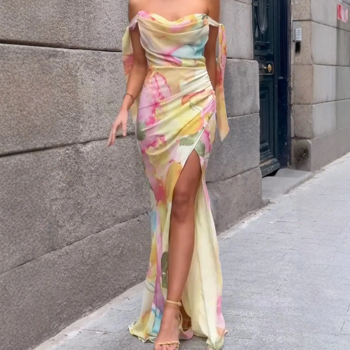 Damen Elegantes Maxikleid mit floralem Wickeldesign und schulterfreiem Schnitt R&B - Image 3