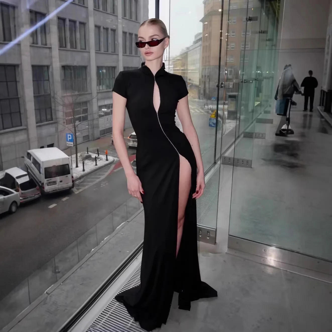 Damen Elegantes Maxikleid mit raffinierten Knopfdetails und seitlichem Schlitz Heidi-Mode - Image 2
