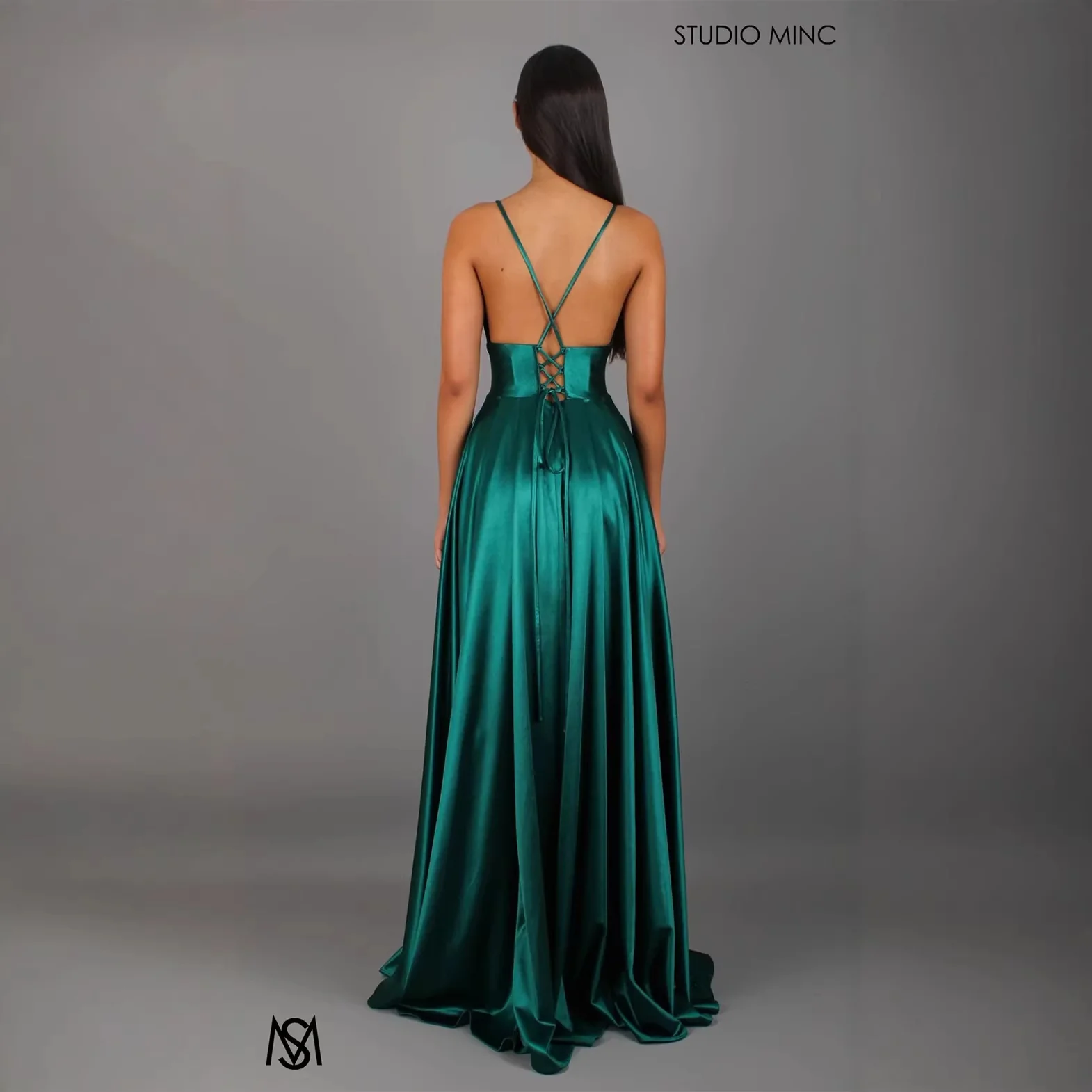 Damen Elegantes Maxikleid mit tiefem V-Ausschnitt und modischem Schlitz R&B - Image 2