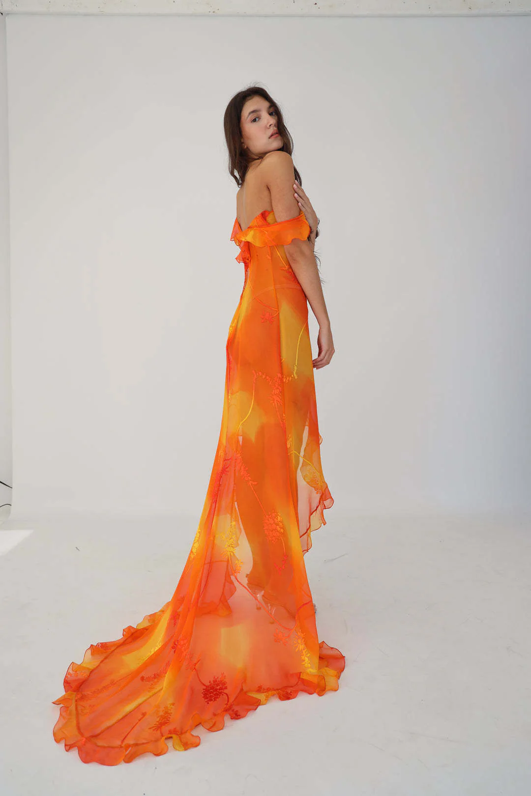 Damen elegantes Maxikleid mit verspielten Rüschendetails und tiefem Beinschlitz R&B - Image 4