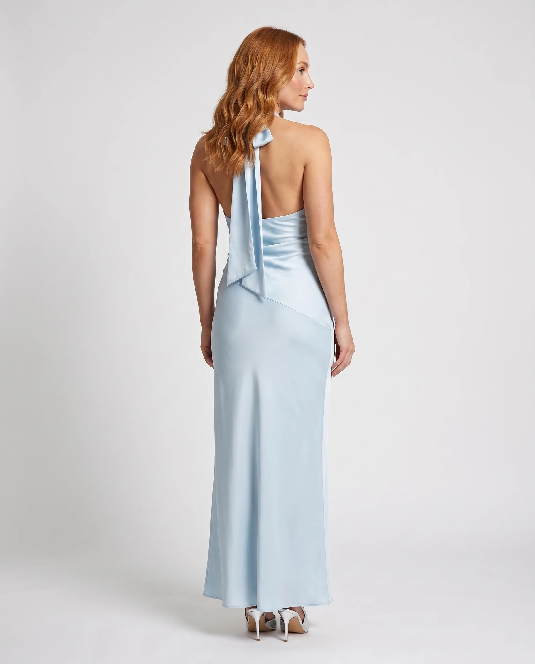 Damen Elegantes satin Maxikleid mit schickem Halterneck und konturiertem Schnitt R&B - Image 4