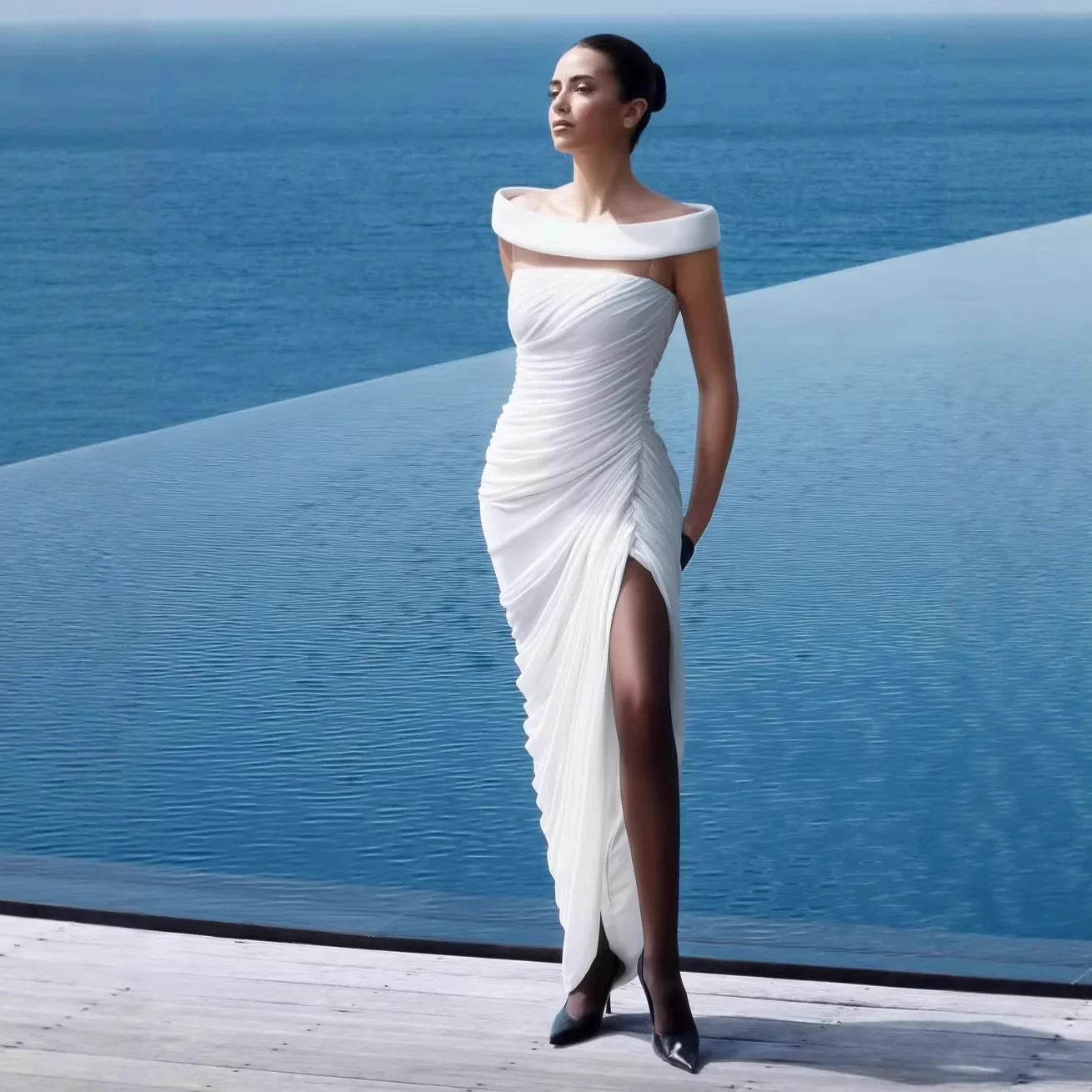 Damen Elegantes, schulterfreies Maxikleid mit raffinierten Drapierungen und hohem Schlitz Heidi-Mode