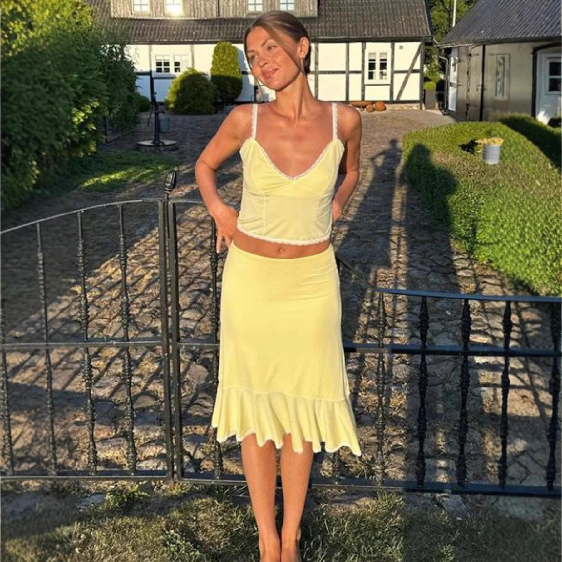 Damen elegantes Set aus Spaghetti-Trägeroberteil und wadenlangem Rock mit Rüschensaum Heidi-Mode - Image 3