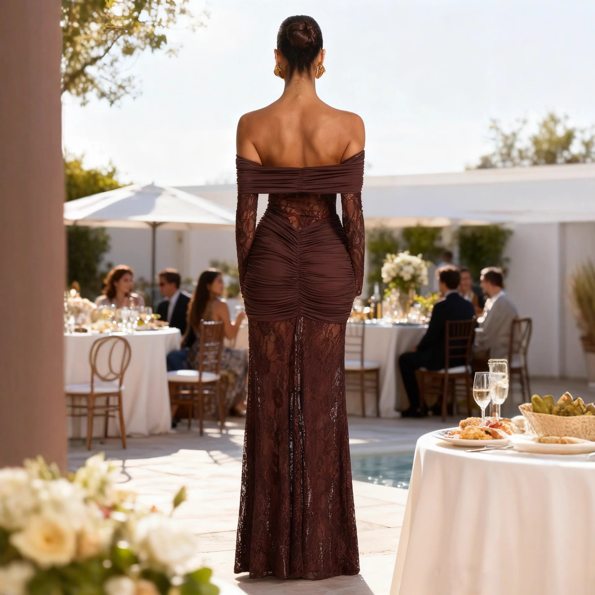Damen Elegantes Spitzen Abendkleid mit schulterfreier Silhouette und raffinierten Rüschendetails R&B - Image 3