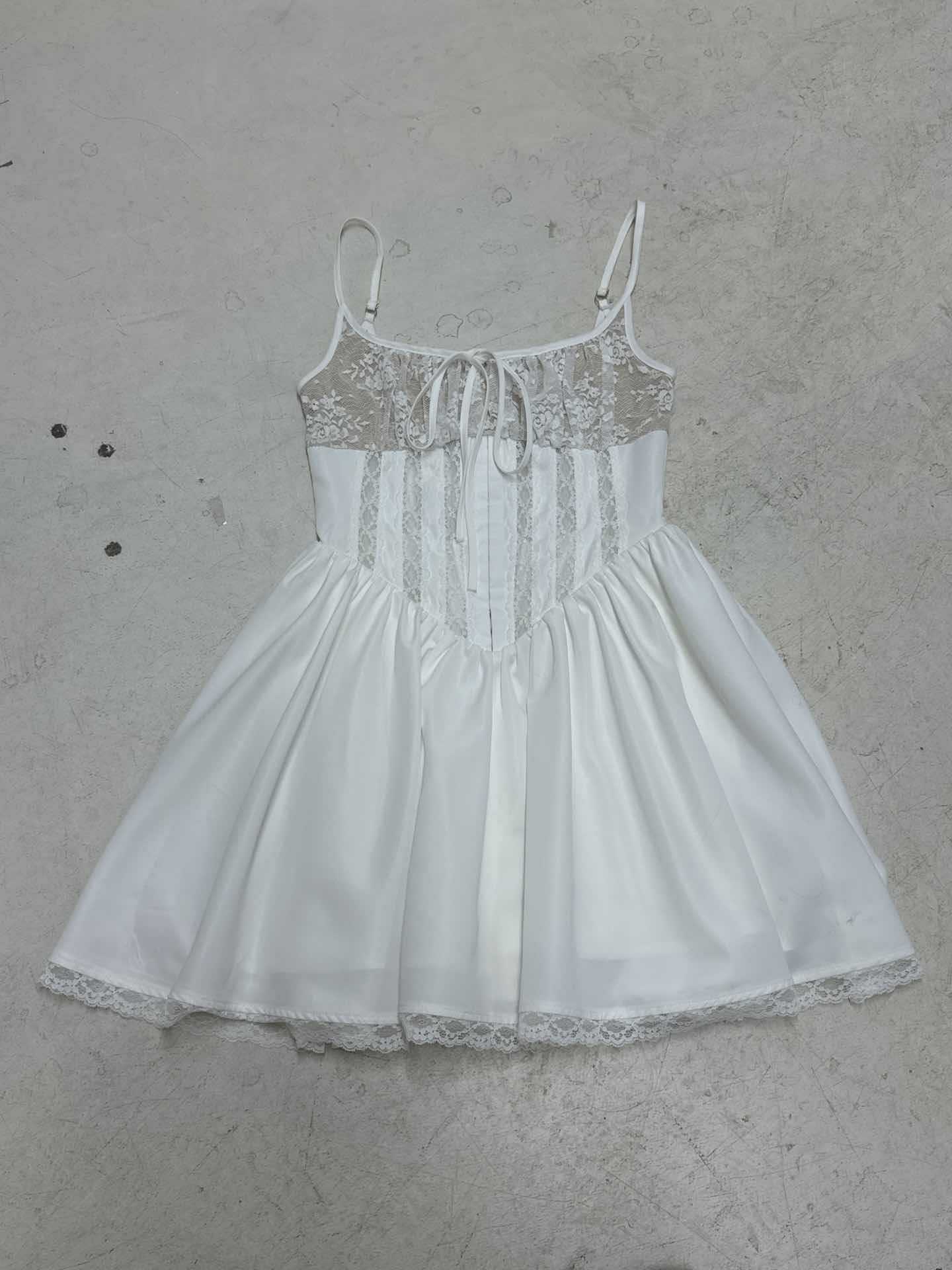 Damen elegantes Spitzenkleid mit niedlichen Rüschendetails Heidi-Mode - Image 7
