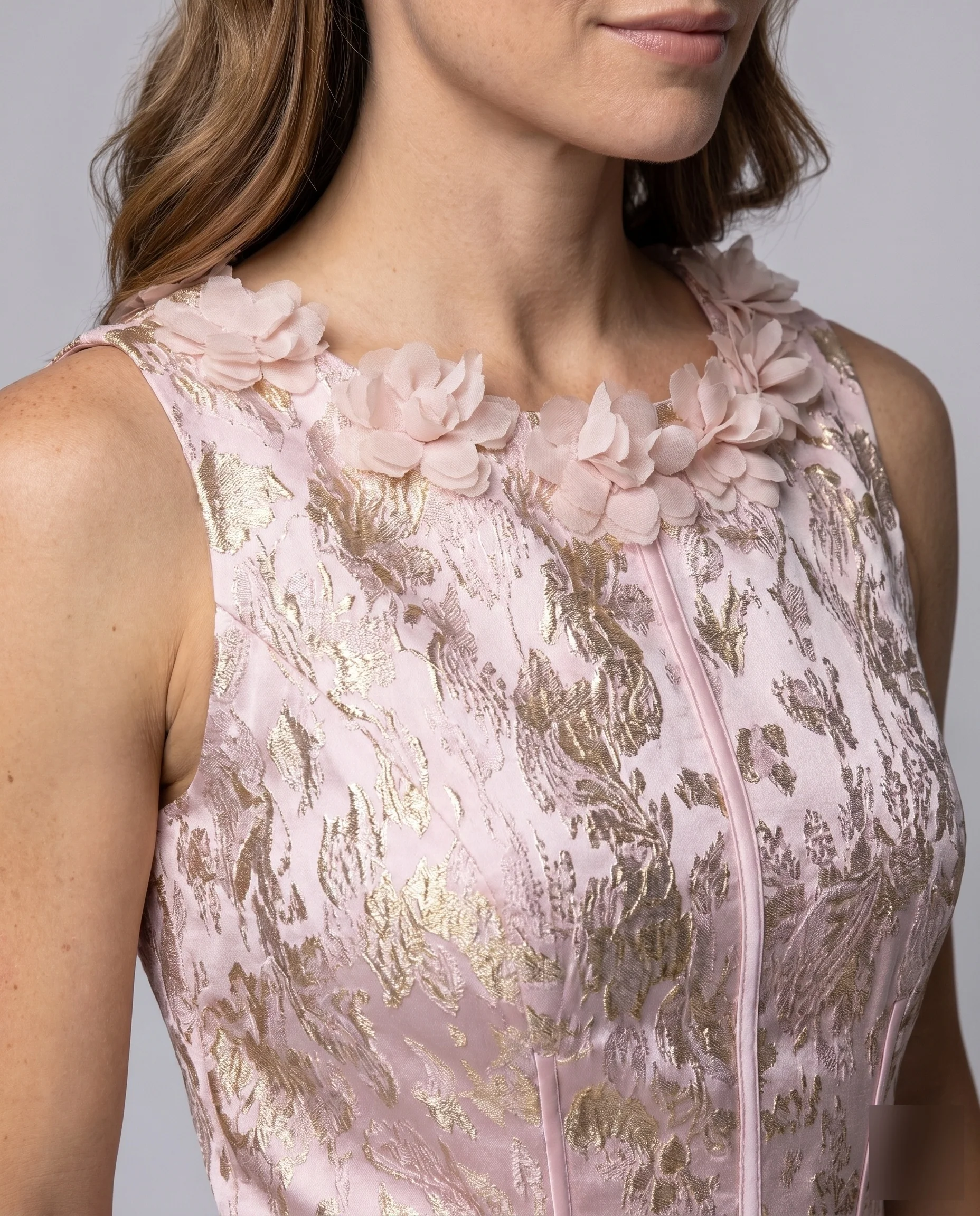 Damen elegantes Spitzenkleid mit schwingendem Saum und floralen Applikationen R&B - Image 3