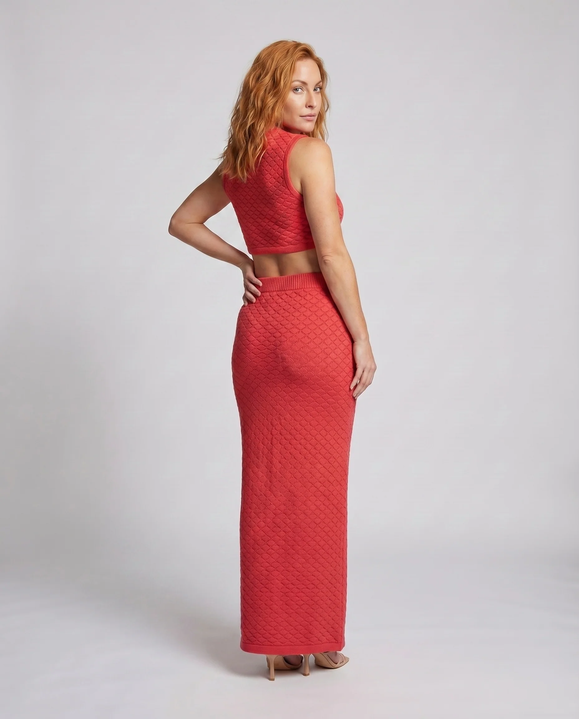 Damen elegantes Strickset mit kurzem Oberteil und langem Rock - Image 3