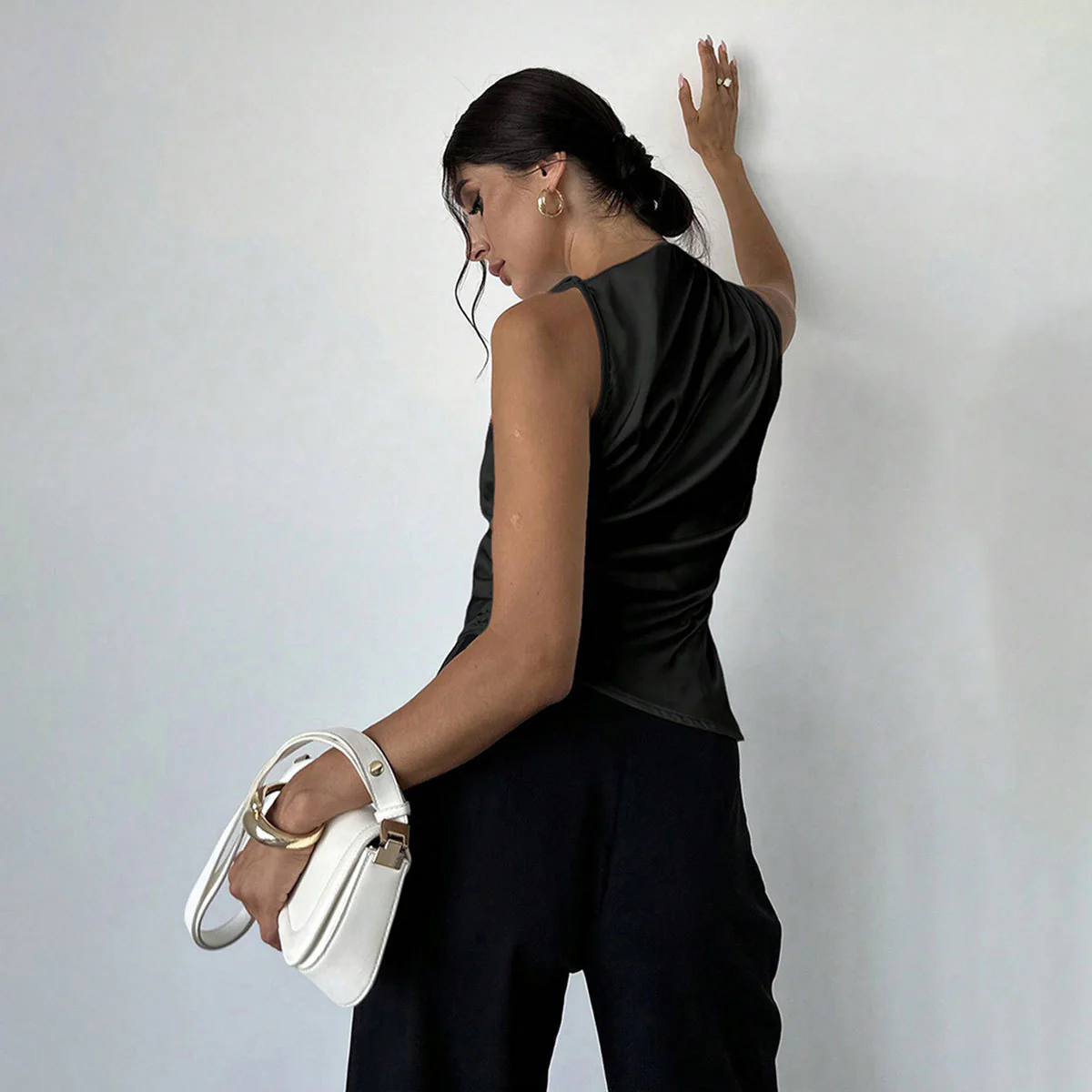 Damen elegantes, tailliertes Satinoberteil mit asymmetrischem Saum R&B - Image 3